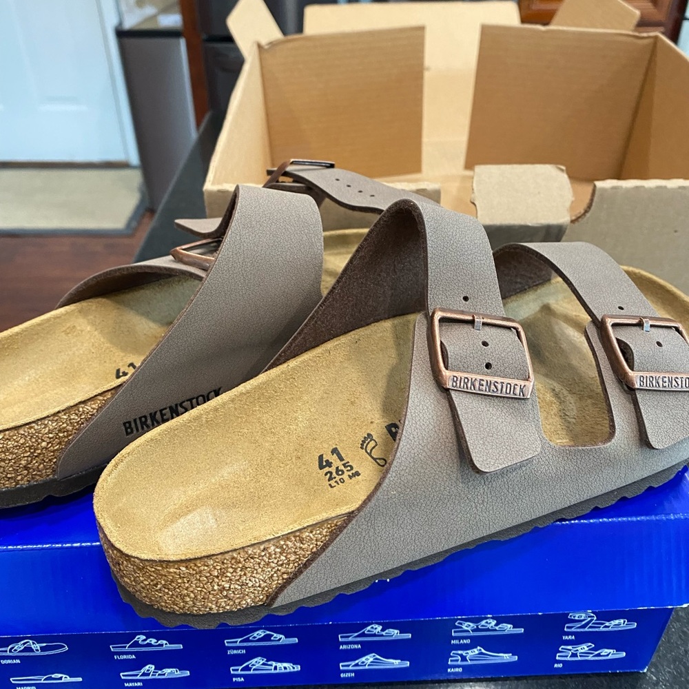 Birkenstock Arizona sandal women’s 10 men’s 8